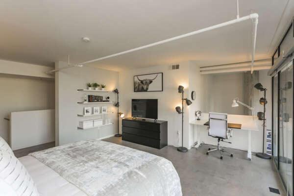 Luxe + Modern Johnny Cash Inspired Executive Condo Nashville Exterior foto