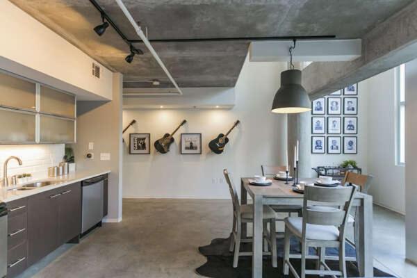 Luxe + Modern Johnny Cash Inspired Executive Condo Nashville Exterior foto